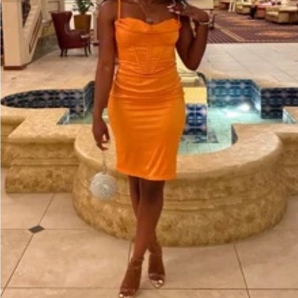 Orange bodycon corset cowl neck midi dress in size Large - Picture 2 of 4